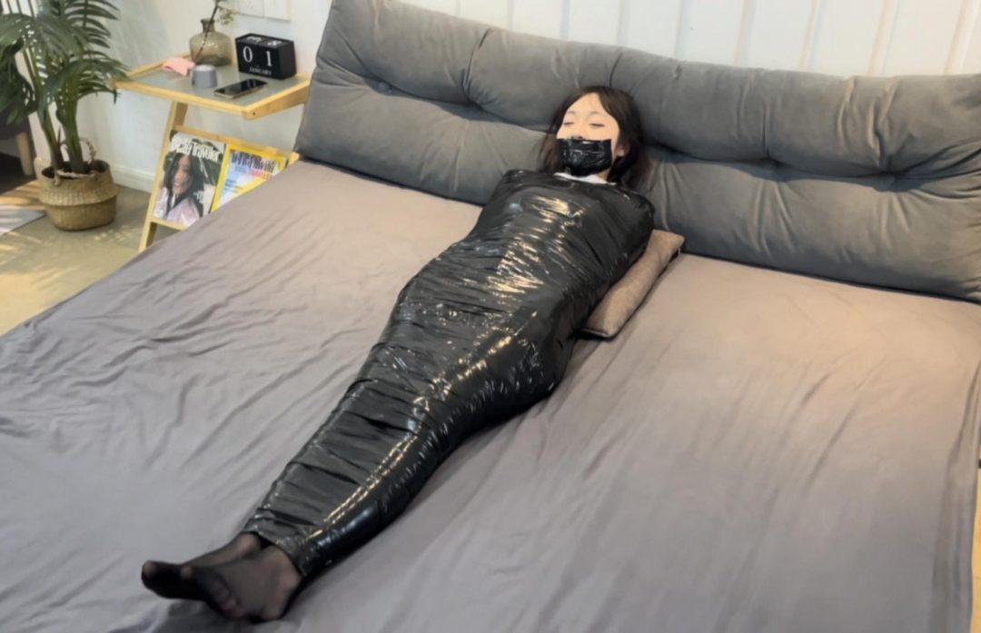 【小诺】小诺的胶带全包，顺便挠挠黑丝小jio-8