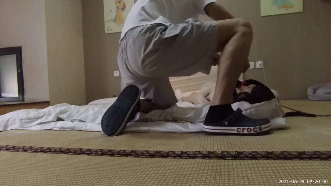 捆绑 堵嘴 恋足 sp（1-2合并版）对小芳妹子进行捆绑堵嘴放置-1