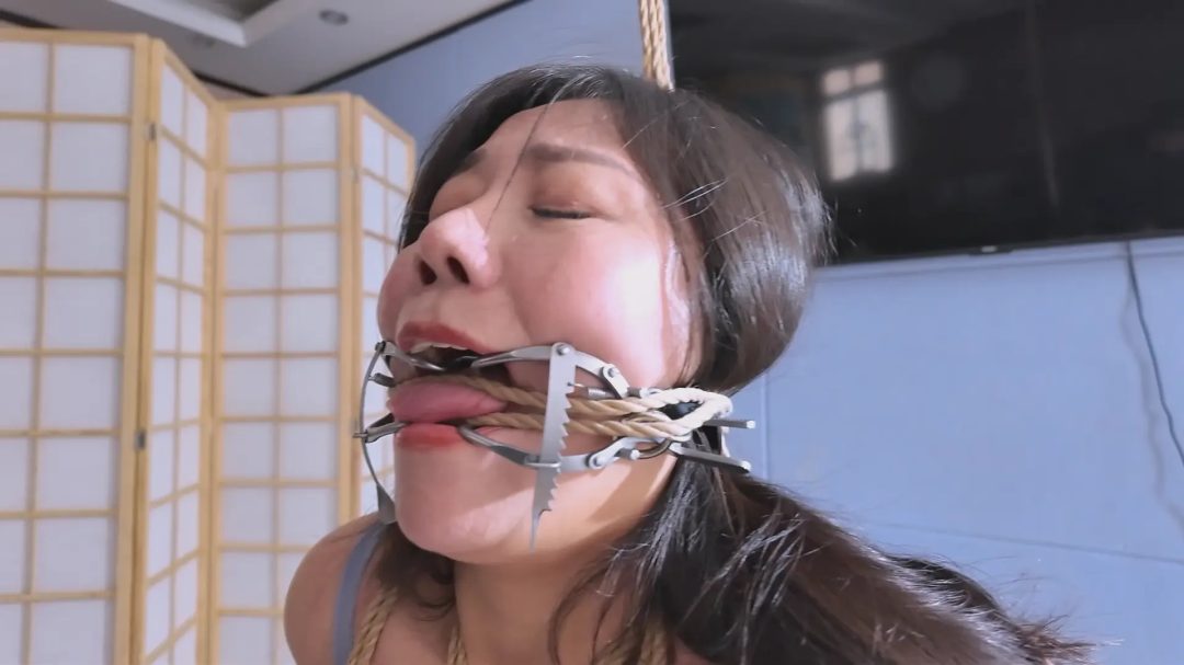 【梦幻联动】圈内名模李然与初心工作室初次合作 中篇 内衣紧缚-7