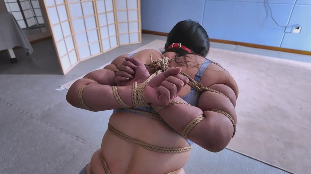 【梦幻联动】圈内名模李然与初心工作室初次合作 中篇 内衣紧缚-4