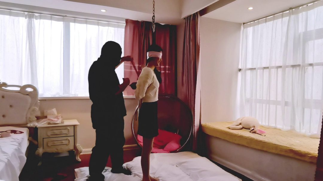 文慧驷马紧缚，肉丝长腿，细绳嘞嘴-2