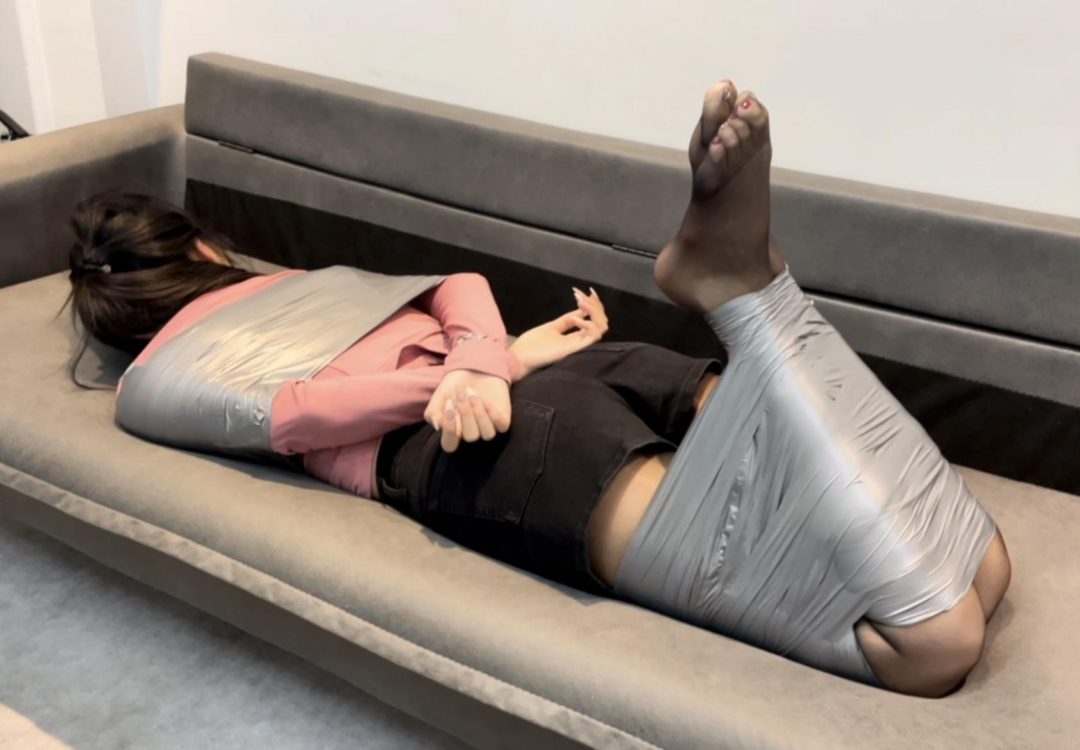 小橙的挣扎我一直很满意，再加上出众的气质，很好的身材，多角度运镜，带来最真实的挣扎感-5