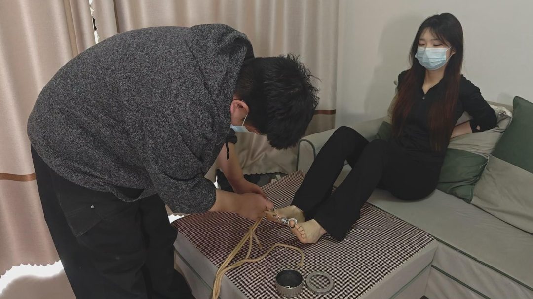 《GD绳束》Megatron定拍 模特桃桃 脚指铐手铐 挣脱 最后有采访感受-4