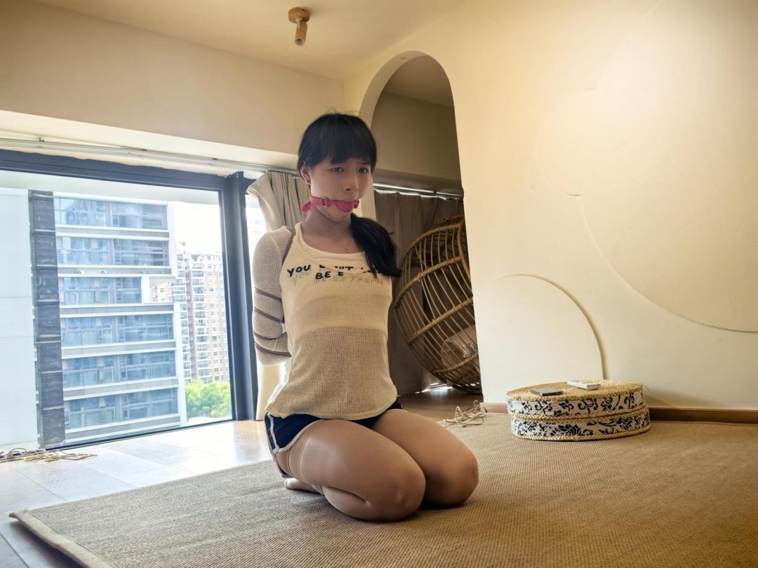 绳艺日常：小娜的逃脱实验，胶带直臂+五花跪缚+日式驷马-3