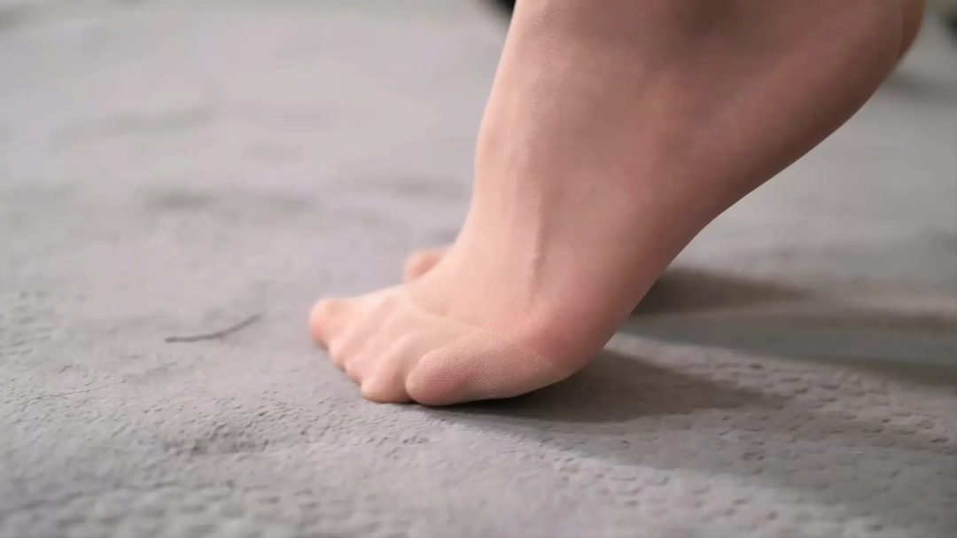 雪碧提线木偶缚--肉丝、高跟、踮脚跑、鞭打、TK、电击-9