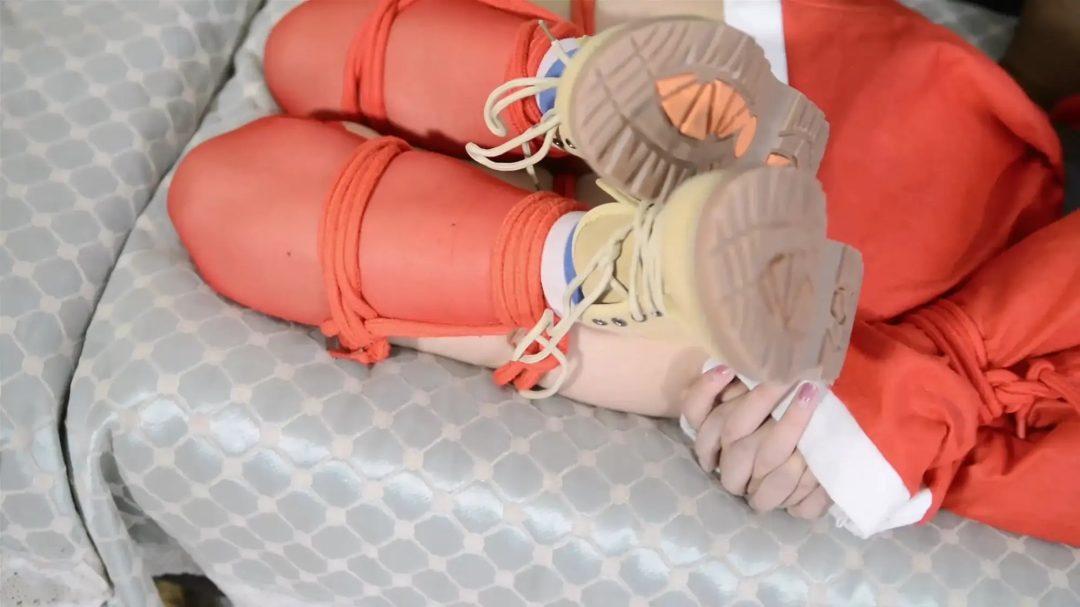 圣诞女孩变成礼物-4