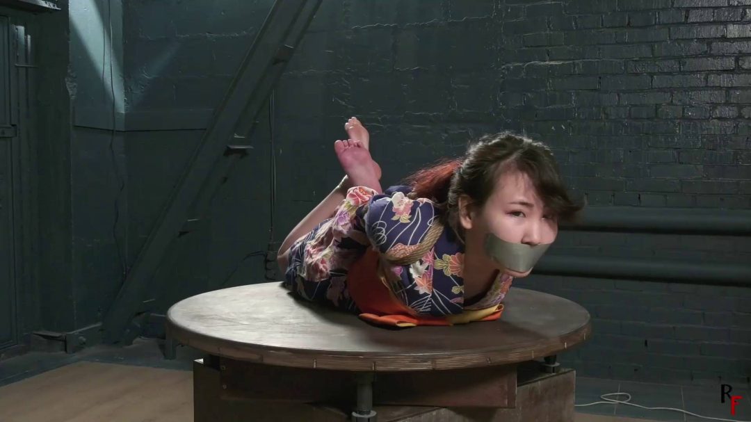 岛国美女勇闯Bondage会所-8