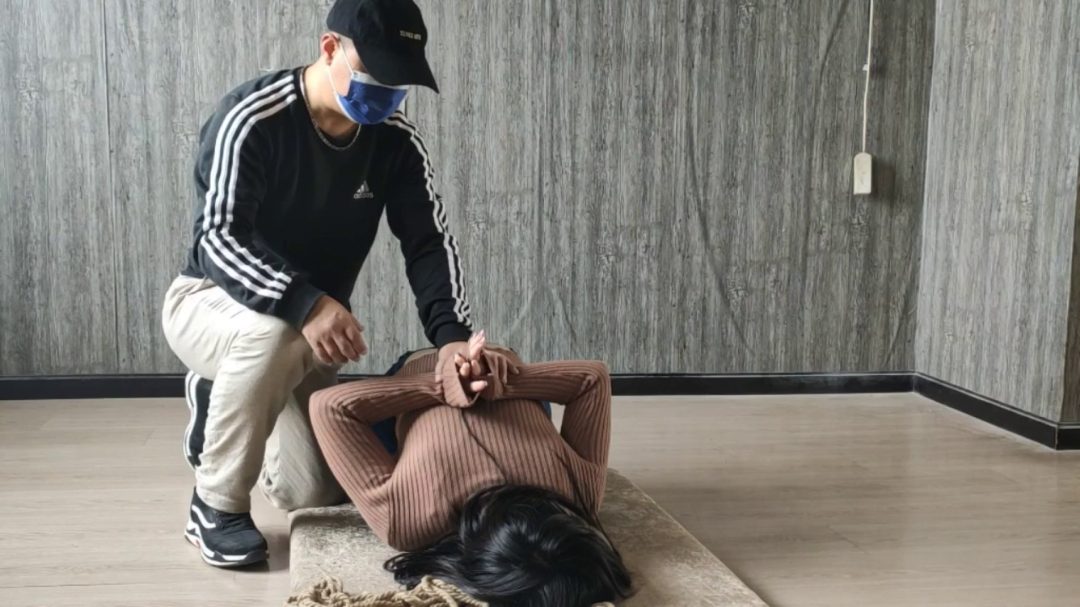 定拍反扭捆绑清纯靓丽美女小琛-6