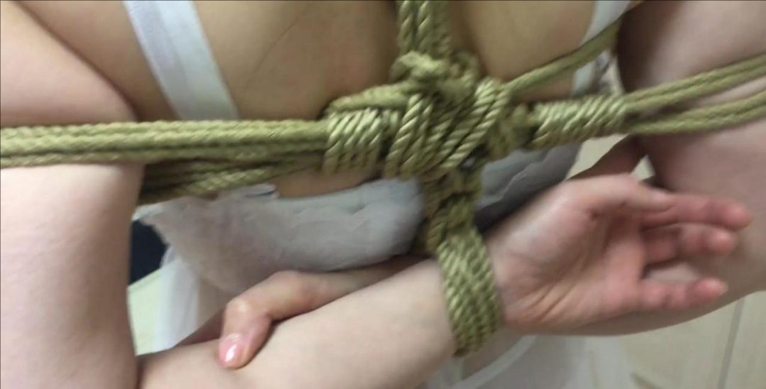 【旋律受虐记系列2】白情趣内衣、白丝吊带袜、麻绳捆绑、蒙眼堵嘴、脚镣走绳、桃缚挣扎、撕心裂肺的呐喊！！-2