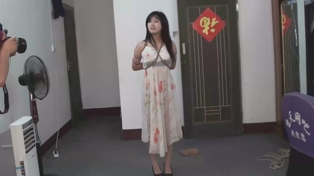 定拍漂亮模特雪儿性感透明睡裙捆绑-8