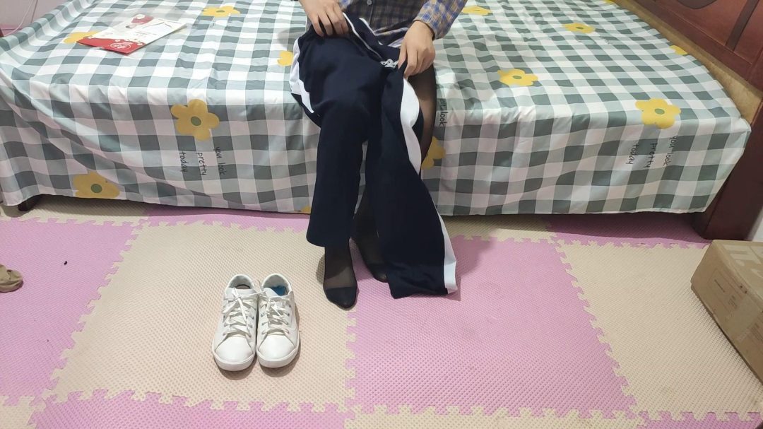 【臭脚妹妹】【室外】【自缚】【股绳】【放置】【惊险】【黑丝】【库里丝】-6