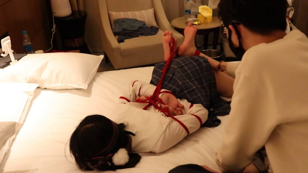 茶茶五花驷马绑脚趾残忍TK电击虐足-5