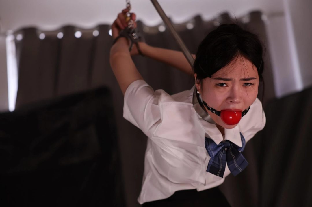 痛苦反手吊1小时 下-1