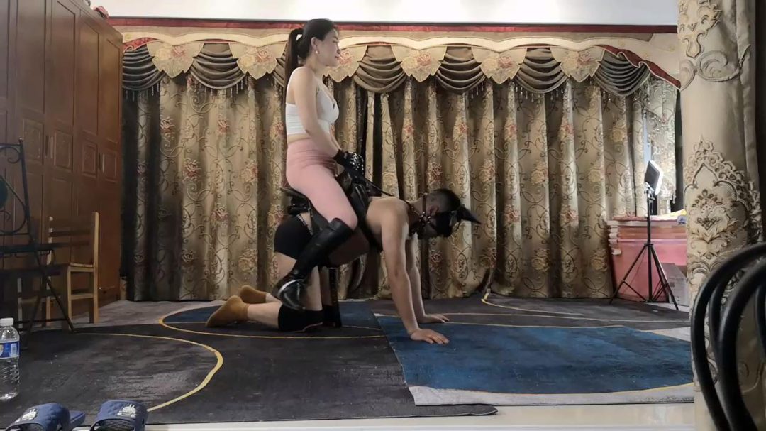 【大屁股黄月英】驾驶刘备爬爬虾-3