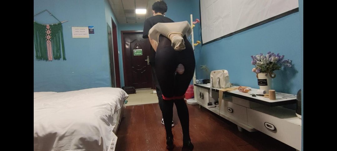 （老板定拍） 嗷嗷穿上连体丝袜 医用敷贴封上眼睛-6