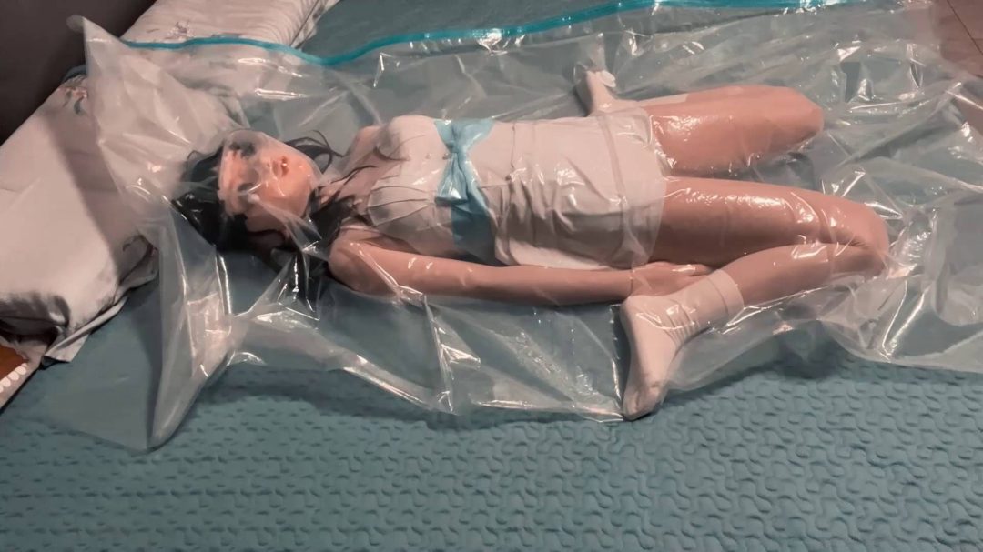 御姐反差变萌系可爱娃娃，kigurumi真空袋拘束-3