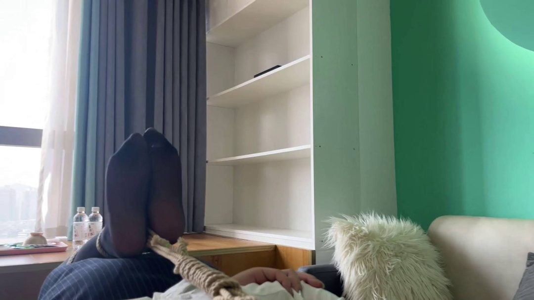 妙龄女遭遇外卖小哥入室TJ TK SP 电击 憋气挑战-4