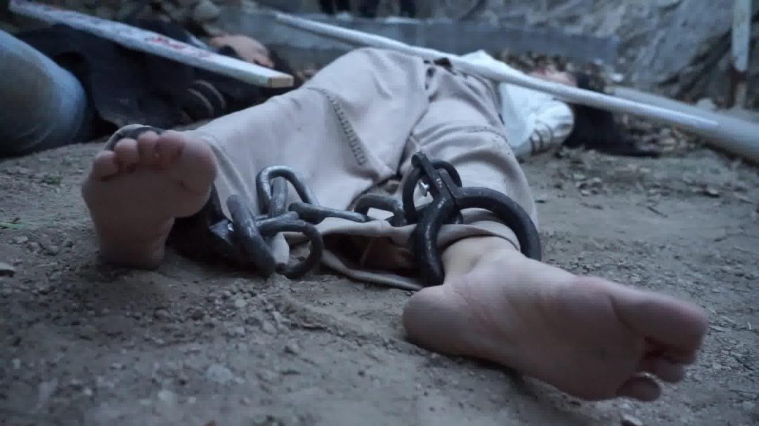 悲情教师 手铐 脚铐 赤脚 裸足 结绳而治 中式五花-11