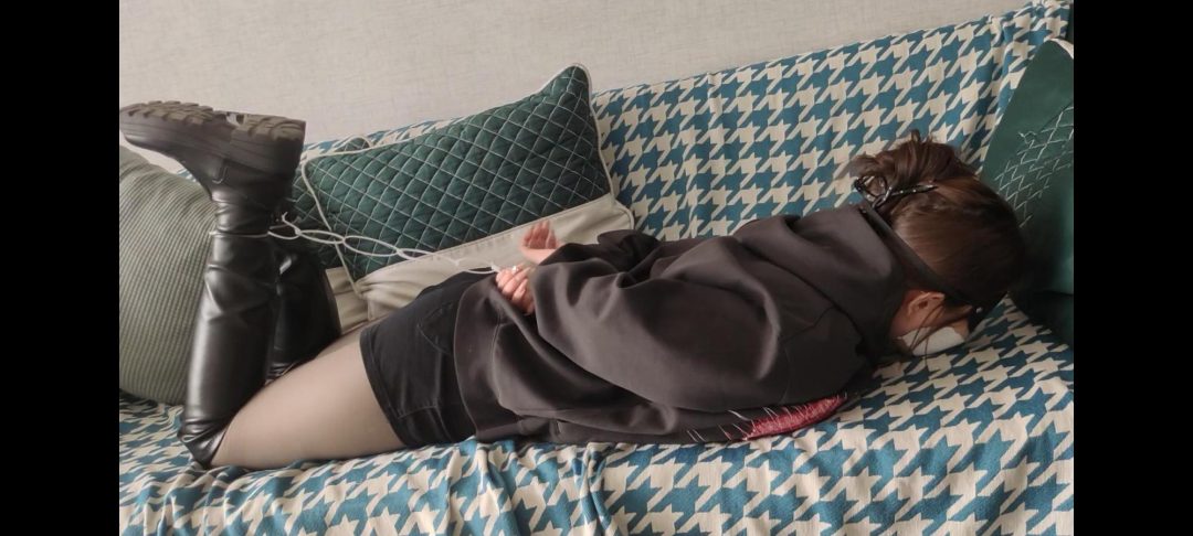 可可长筒靴扎带捆绑放置-4