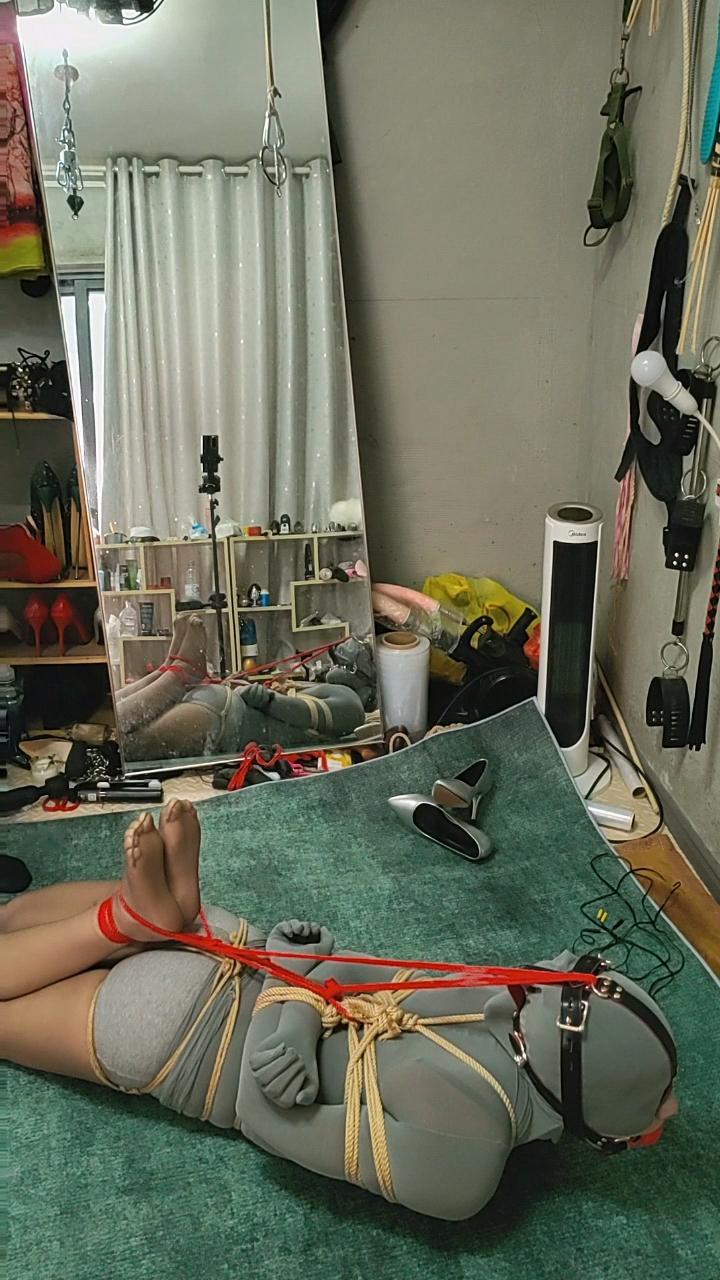 文慧性感皮肤衣-3