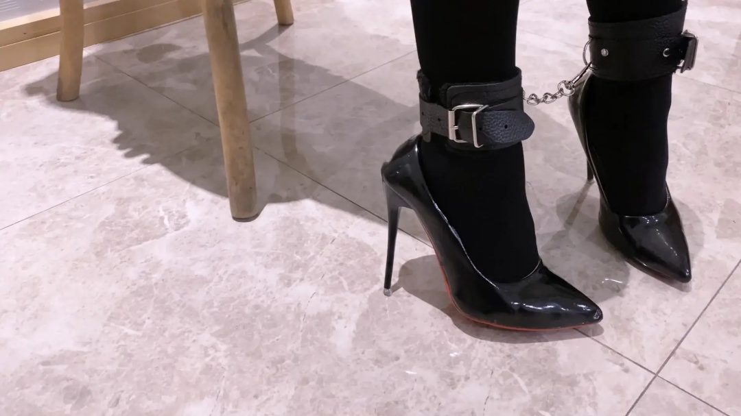 【嗷大喵】- 客户定拍-ol职业装被手铐脚铐舒服+戴着啵啵贝全程玩弄+啵啵贝频率忽高忽低时不时失控模式+精疲力竭等等-4