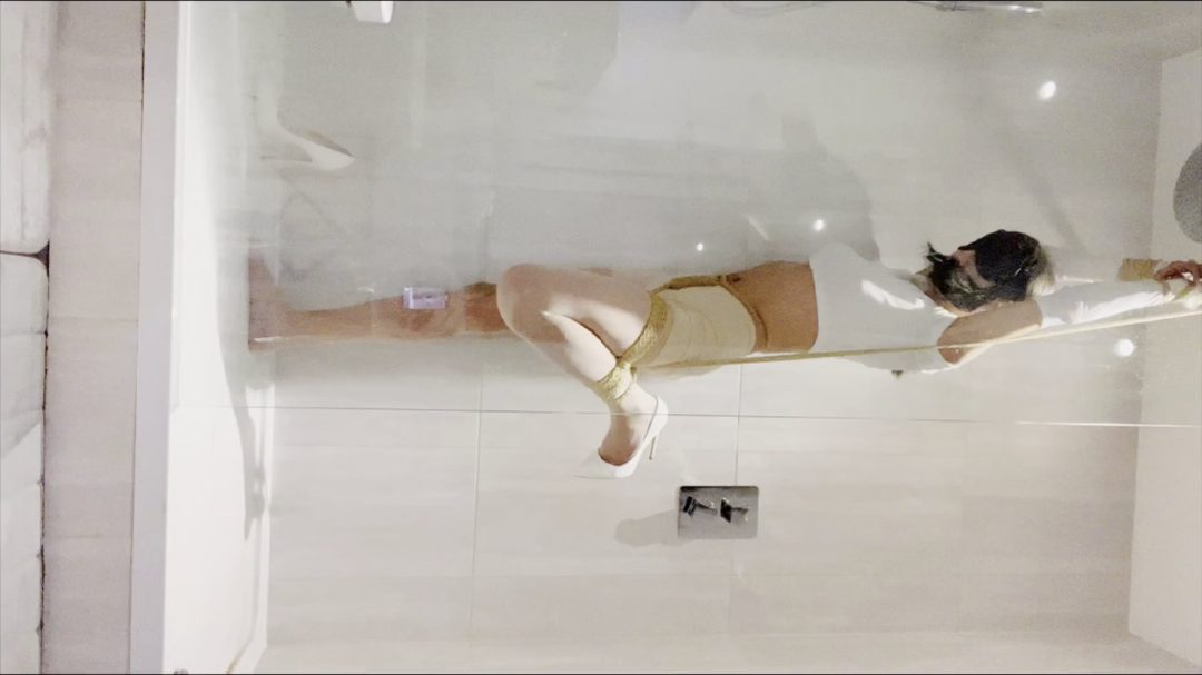 吊缚特辑，强制踮脚罚站！并腿+单脚两种吊绑、JK、水手服、OL、迷你上衣、肉丝+黑丝吊绑-6