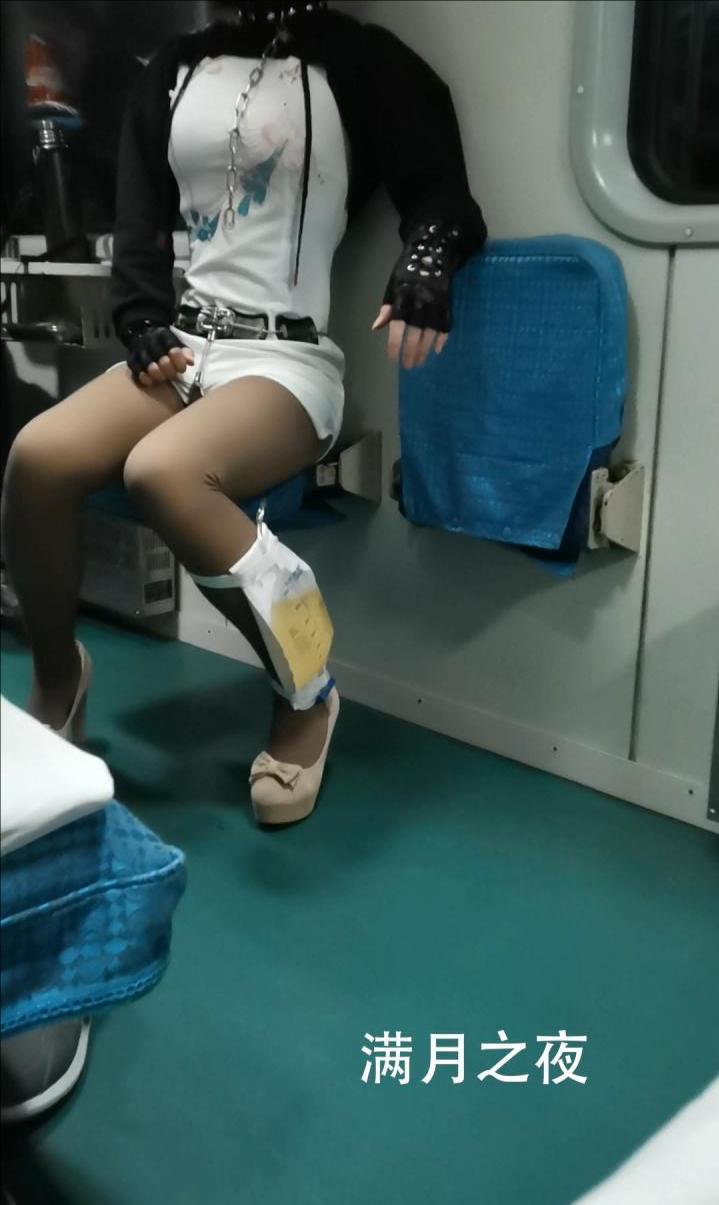 火车站乘车自拍-4