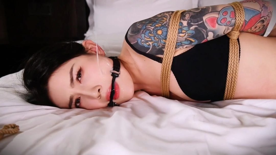 丽柜美束 缚虐空姐-1