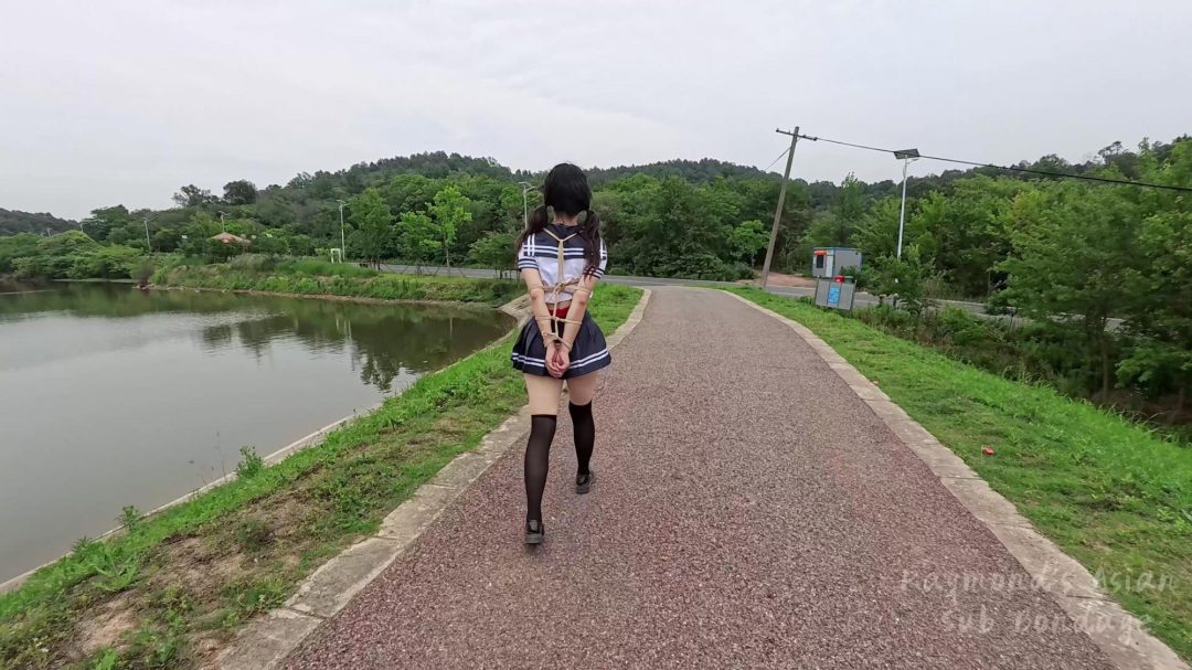 【Raymond】（精品户外）极致的人前羞耻之旅：一整天的多场景的户外羞耻TJ（羞耻着装+绳衣+很多人前的镜头+路边摊买东西等等很多场景）-7