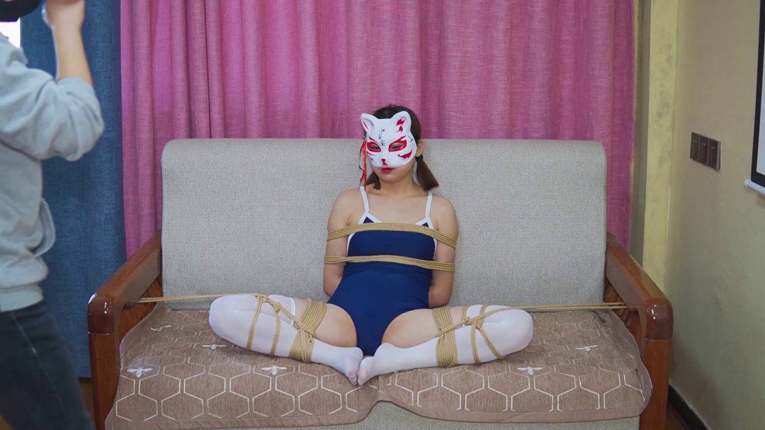 【逃跑后续 】书接上回 逃跑失败后被坏叔叔抓了回来~素人小小-1