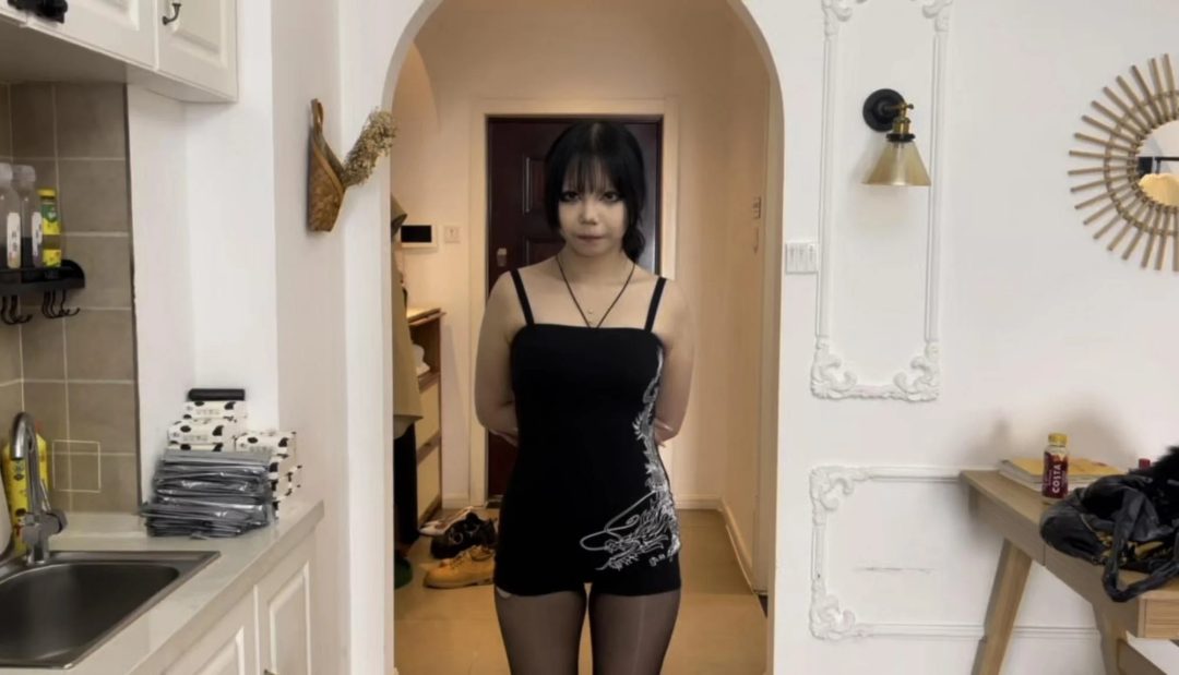 小鹿】新模小鹿，风格比较哥特，挣扎度也很棒，第一次来体验，那胶带必然少不了-1