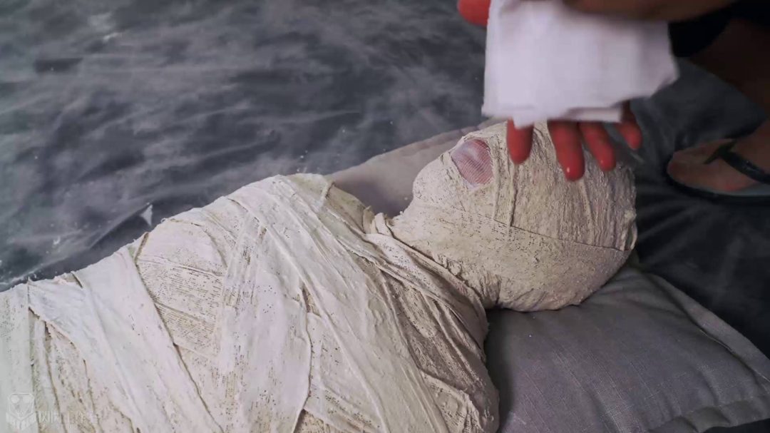 石膏绷带木乃伊-6