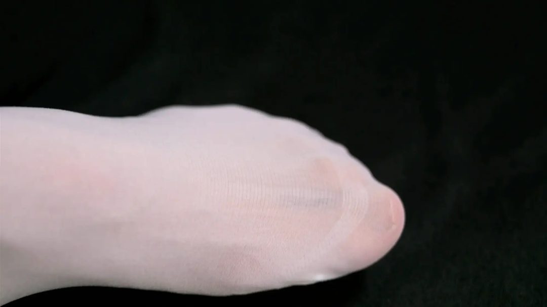 【美腿玉足系列】雪碧护士装白丝护士鞋--黑背景、狗狗视角-8