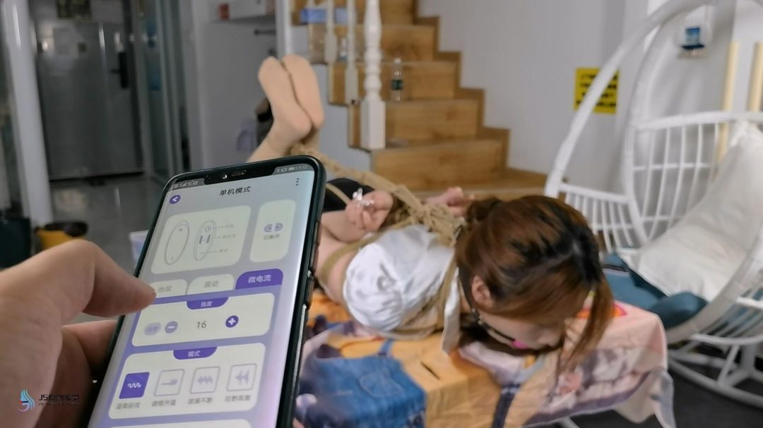 JS工作室定拍：娜娜驷马紧缚+零距离啵啵贝失控放置-1