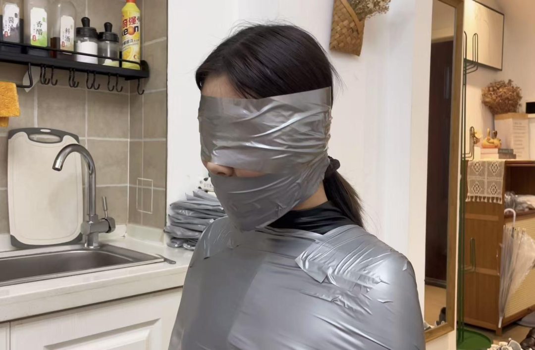 椅子上的银色胶带全包-5