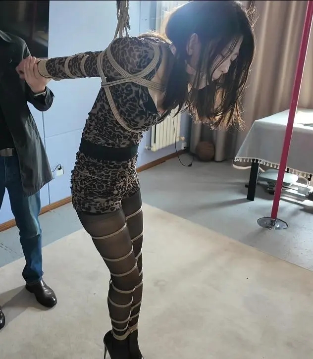 一绳所爱定拍，魏灿直臂吊缚-7