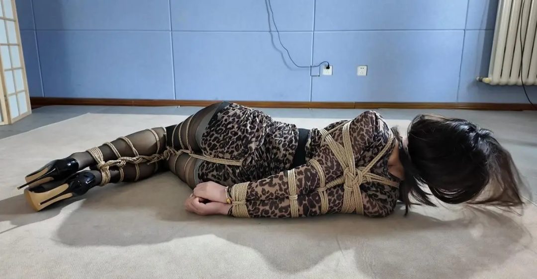 一绳所爱定拍，魏灿直臂吊缚-4