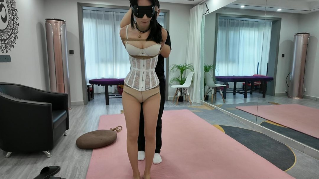 小白002白色塑腰-9