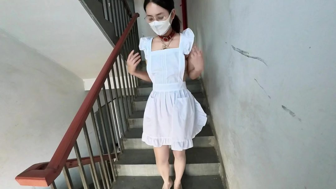 回音果体围裙内绑绳衣加R铃铛和贞操带主干道旁露出-10