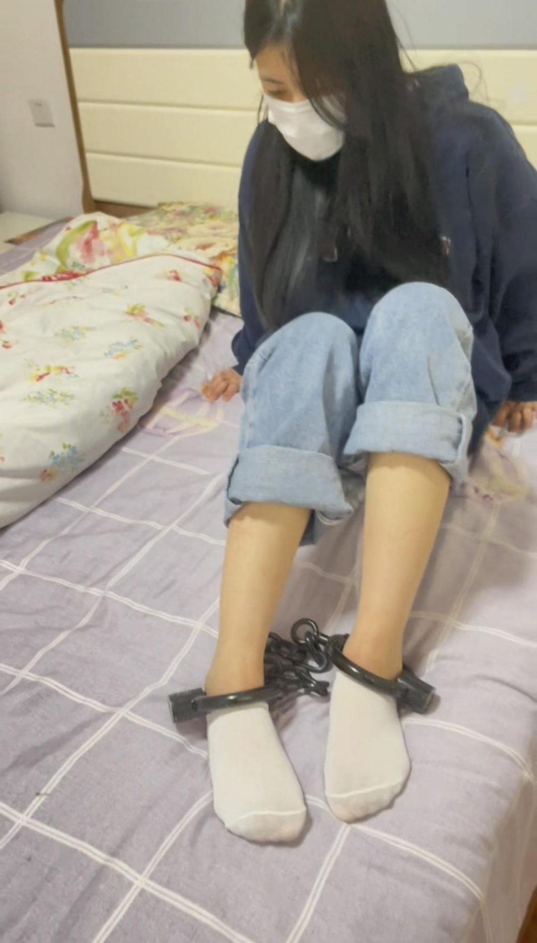 18岁高中女生焊死脚镣-电焊死镣的两天体验（下）-1