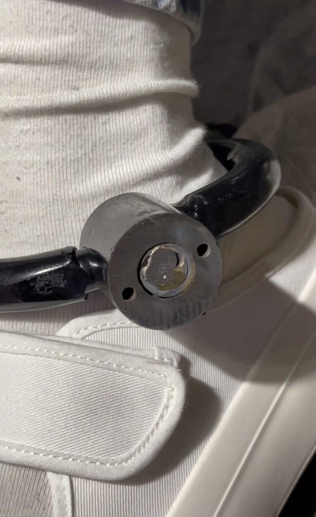 18岁女高焊死脚镣-电焊死镣的两天体验（上）-3