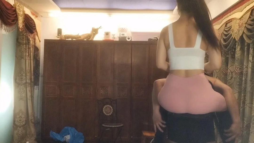 【大屁股黄月英】驾驭刘备走地鸡-1