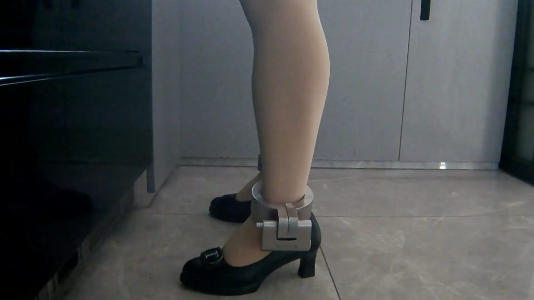 肉丝高跟镣铐-6