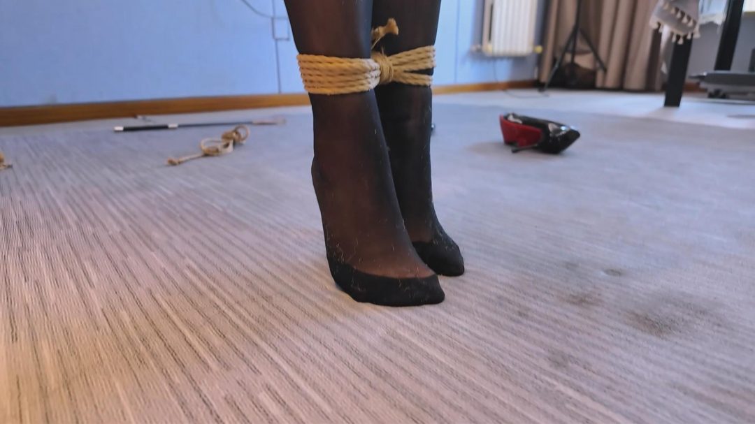 绳屋藏娇 定拍：洛洛黑丝吊脖子-6