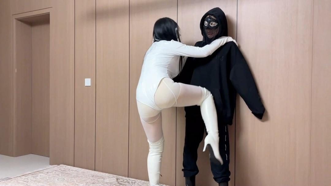 女英雄研究所[吴晗] ​凌辱直播:圣洁女侠的陨落-2