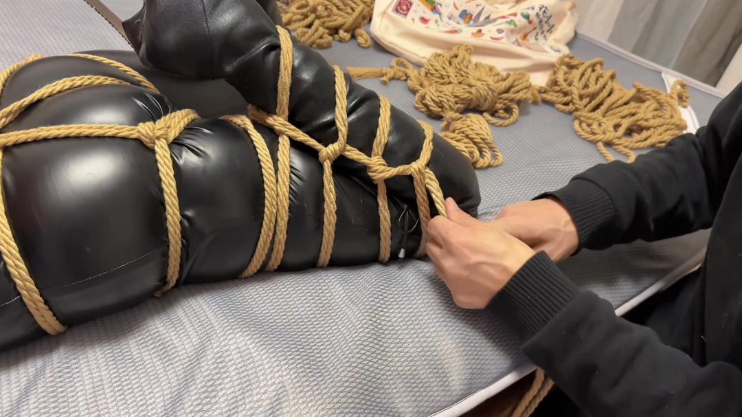 [金宝定拍正片]掉入陷阱的猫眼神偷-2