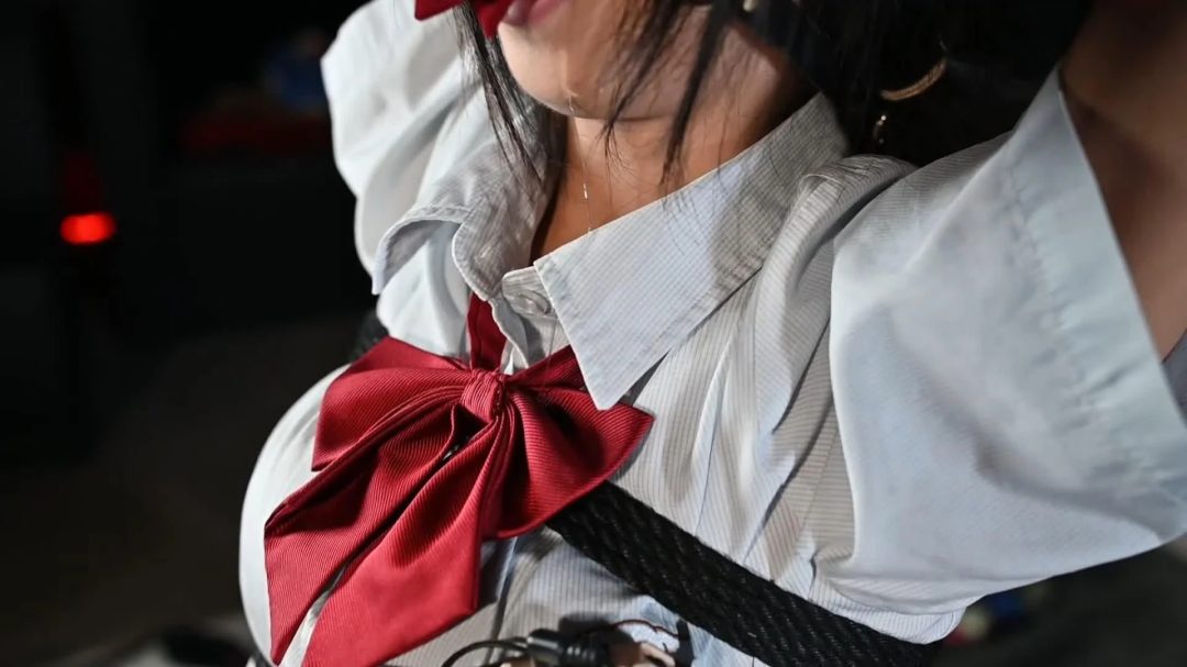 【绳欲club】地雷系女主 新模特诺诺 百合贴贴 下手超狠 真实原味现脱堵嘴 多种姿势spTK超长时间虐待求饶也不会停下来-3