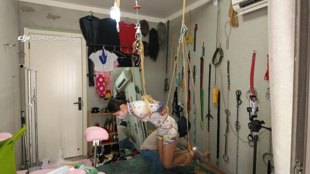 文慧空姐服吊缚，灰丝银高-3