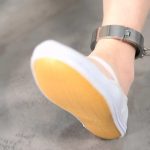 【美腿镣铐系列】雪碧铁架镣铐–帆布鞋、肉丝、手铐、脚镣