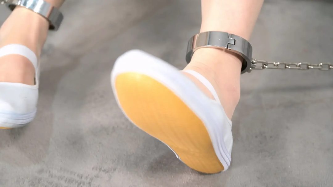 【美腿镣铐系列】雪碧铁架镣铐--帆布鞋、肉丝、手铐、脚镣-4